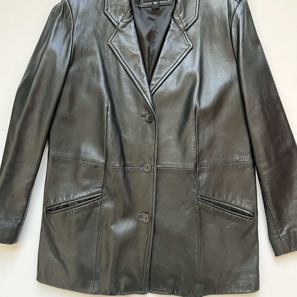 Bernardo Women's Classic Black Leather Jacket - Picture 3 of 7